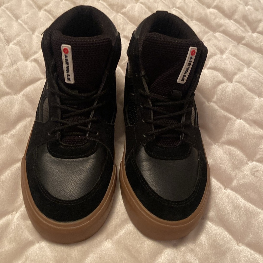 Air walk black hole high tops ladies size 6